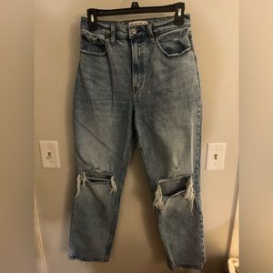 Abercrombie & Fitch 90s straight ultra high rise size 28